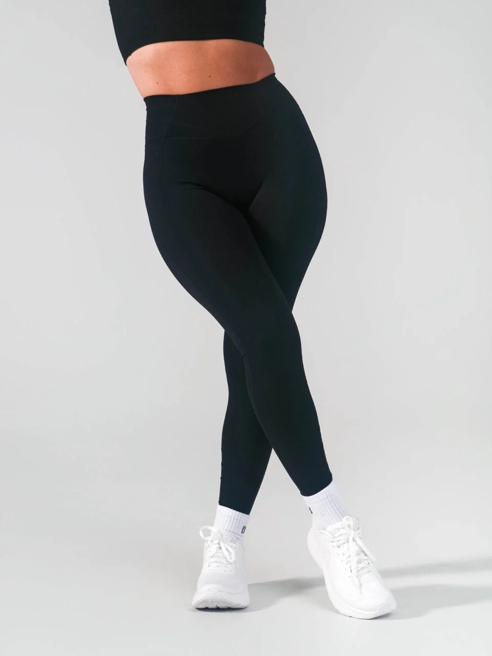 Airbrush Pocket Legging - Onyx Black - Image 3