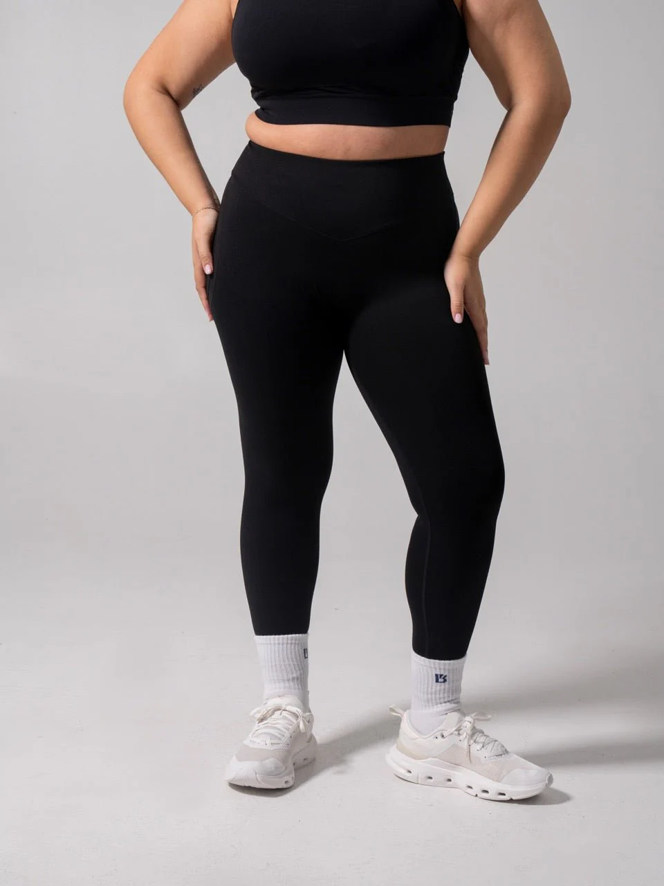 Aspire Airbrush Legging - Onyx Black - Image 3