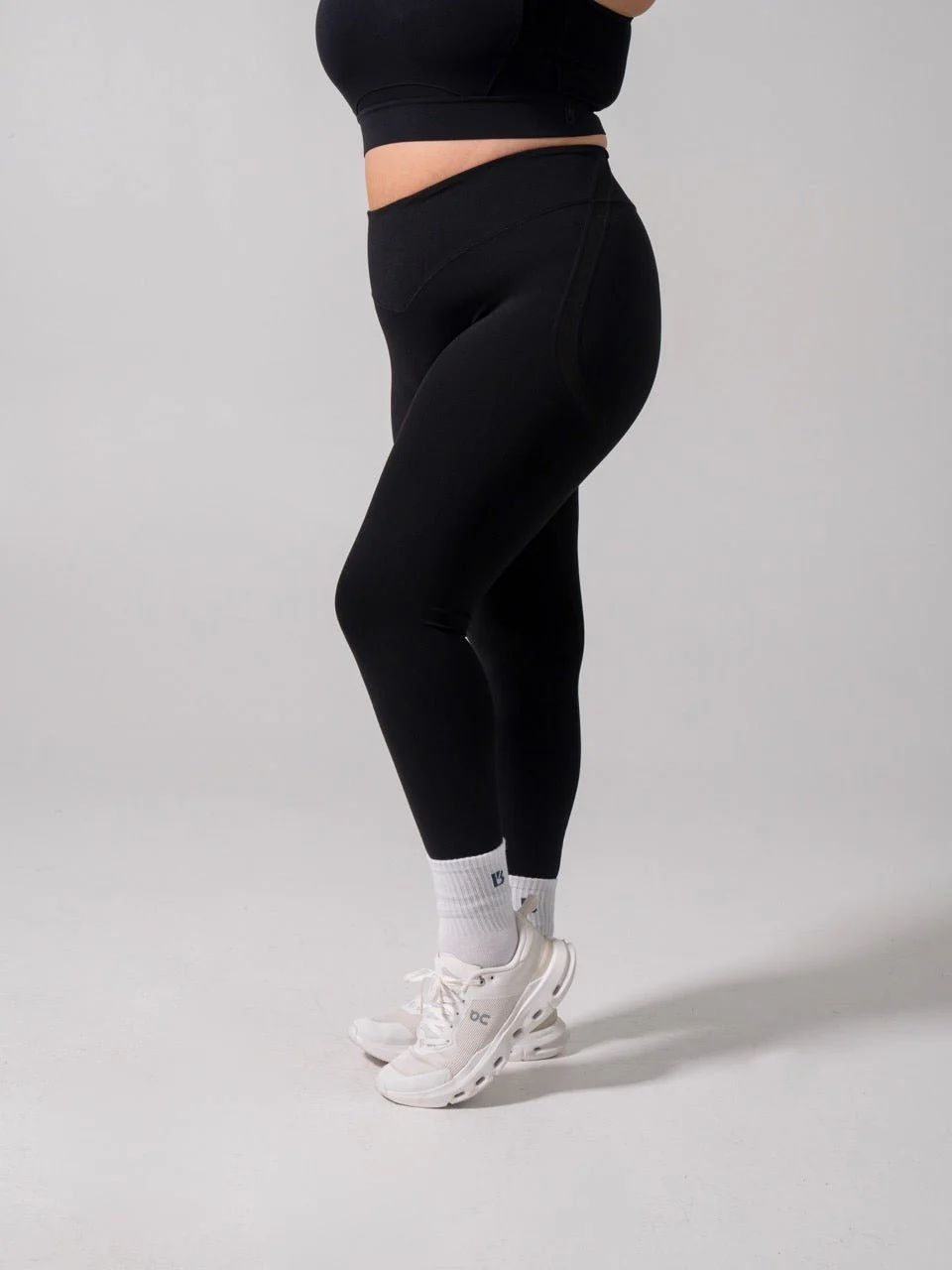 Aspire Airbrush Legging - Onyx Black - Image 4