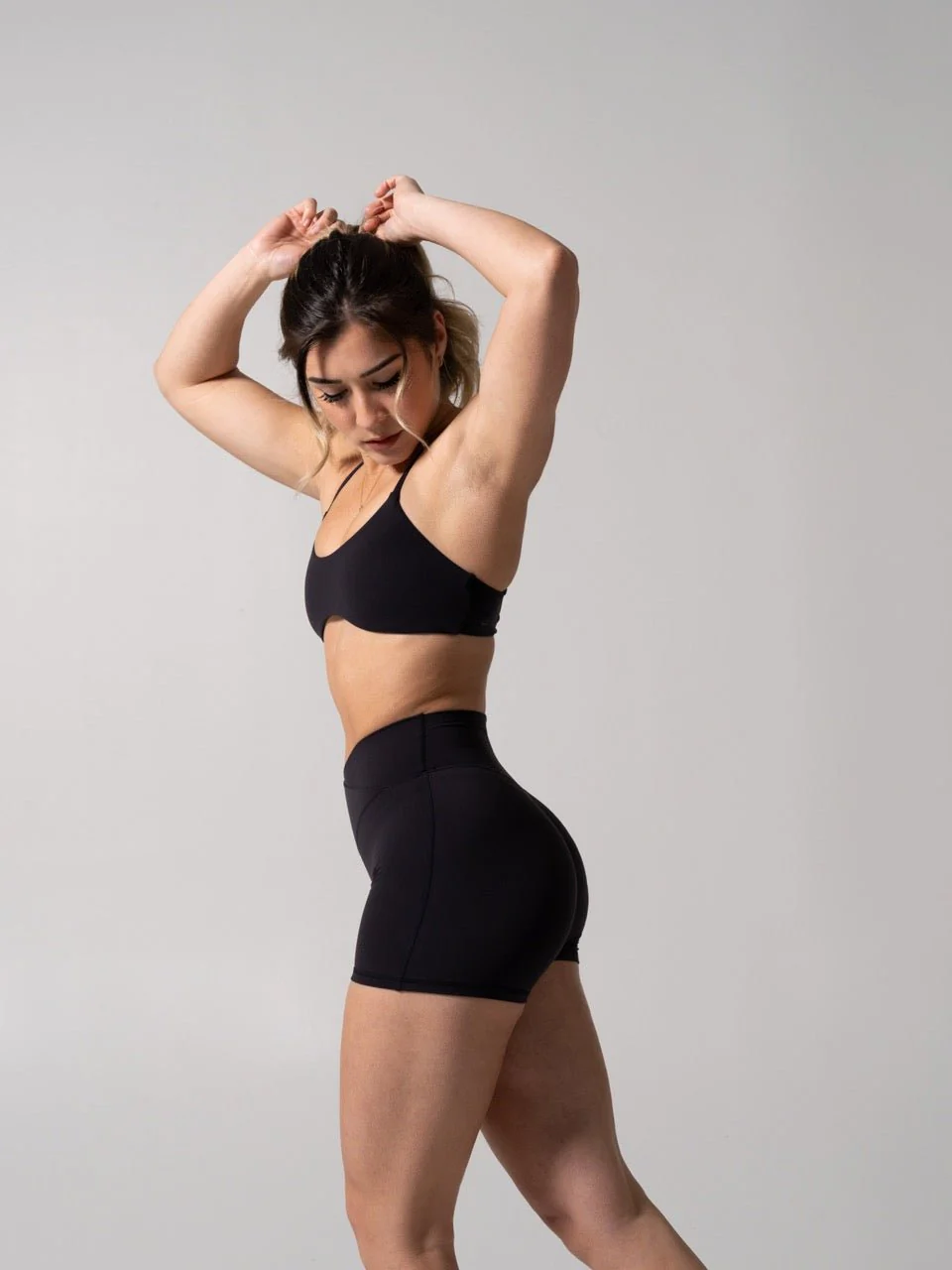 Barre Sports Bra - Onyx Black - Image 4