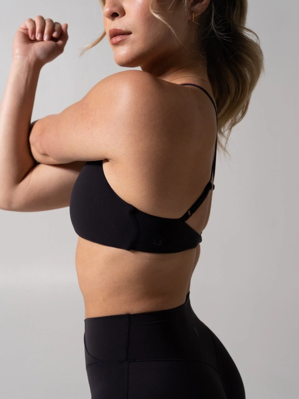 Barre Sports Bra - Onyx Black - Image 7