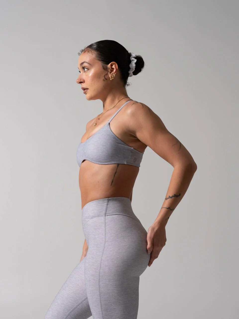 Barre Sports Bra - Platinum - Image 5