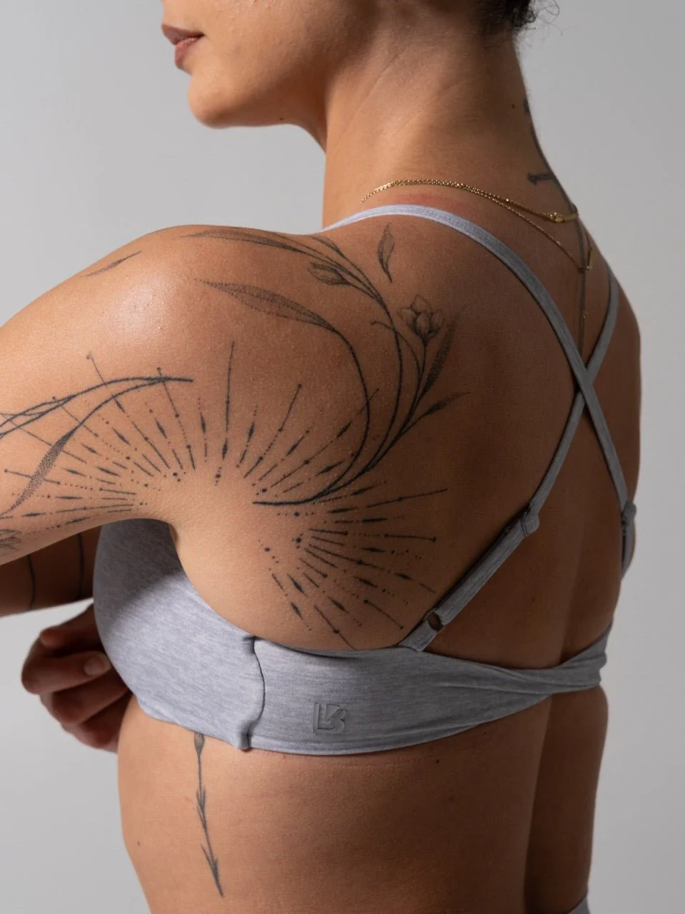 Barre Sports Bra - Platinum - Image 7