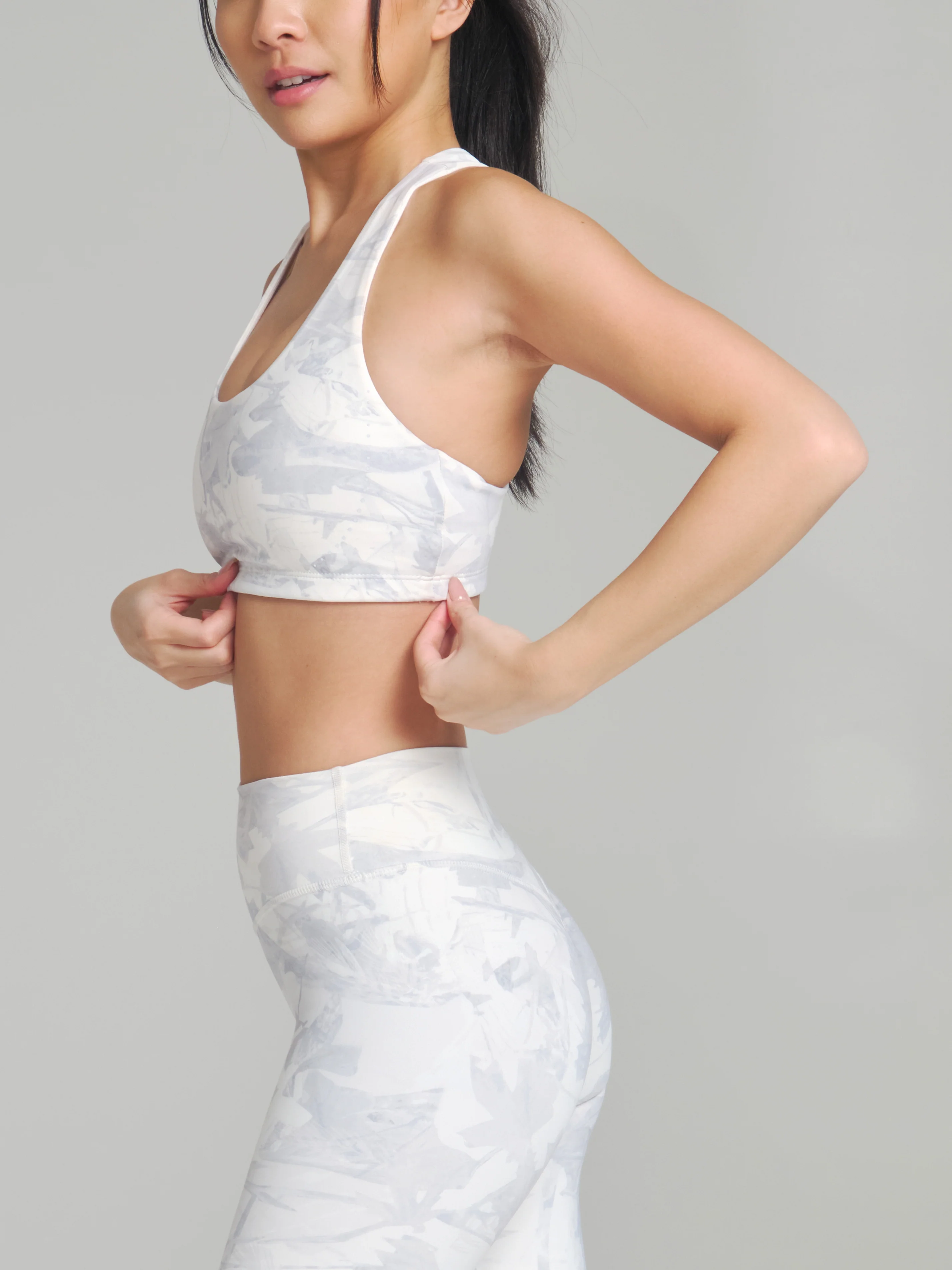 Colorado Fleece Sports Bra - Snow Camo - Image 2