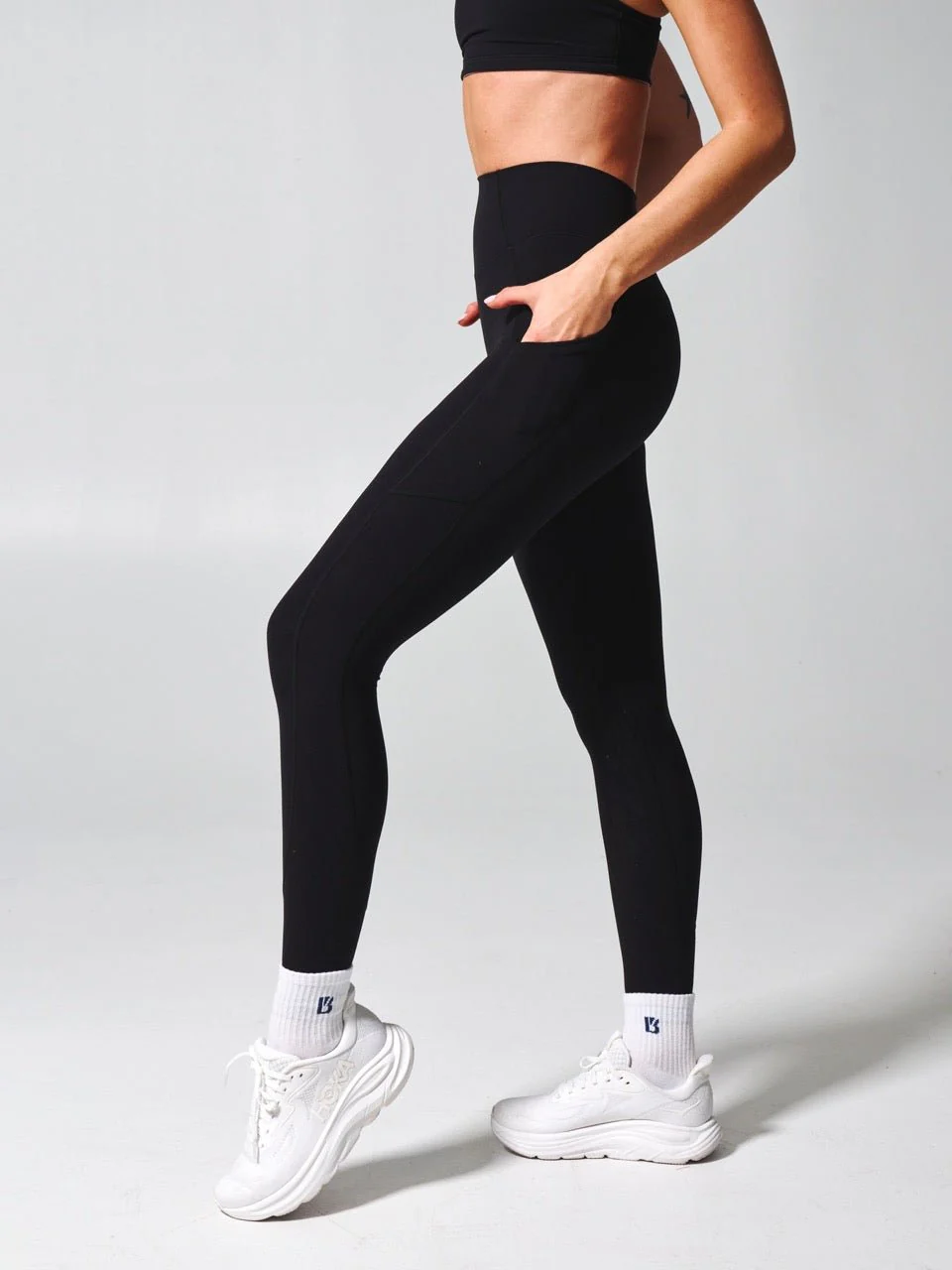 Contour Pocket Legging - Onyx Black - Image 4