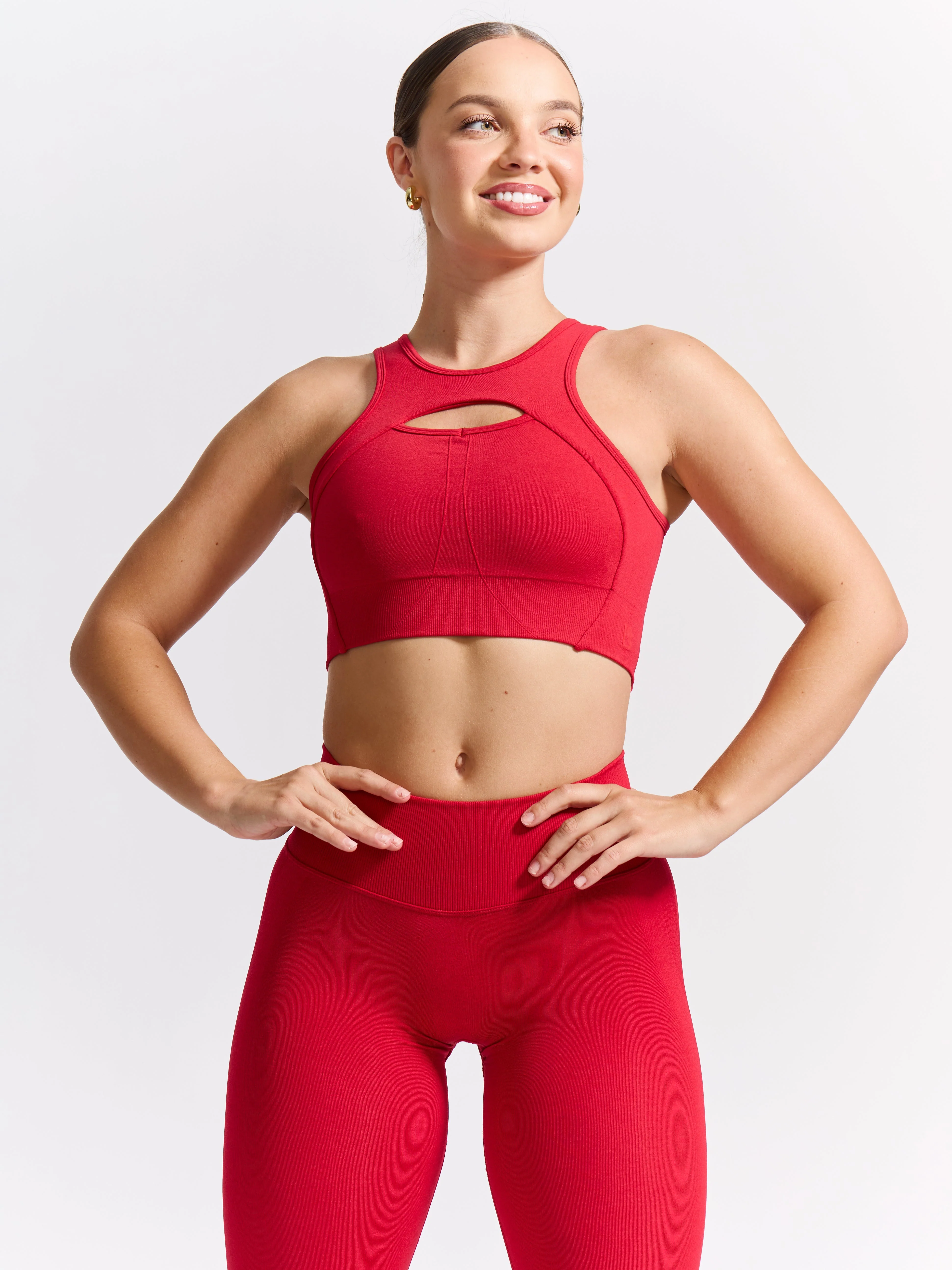 Form Seamless Sports Bra - Lipstick Red - Image 3