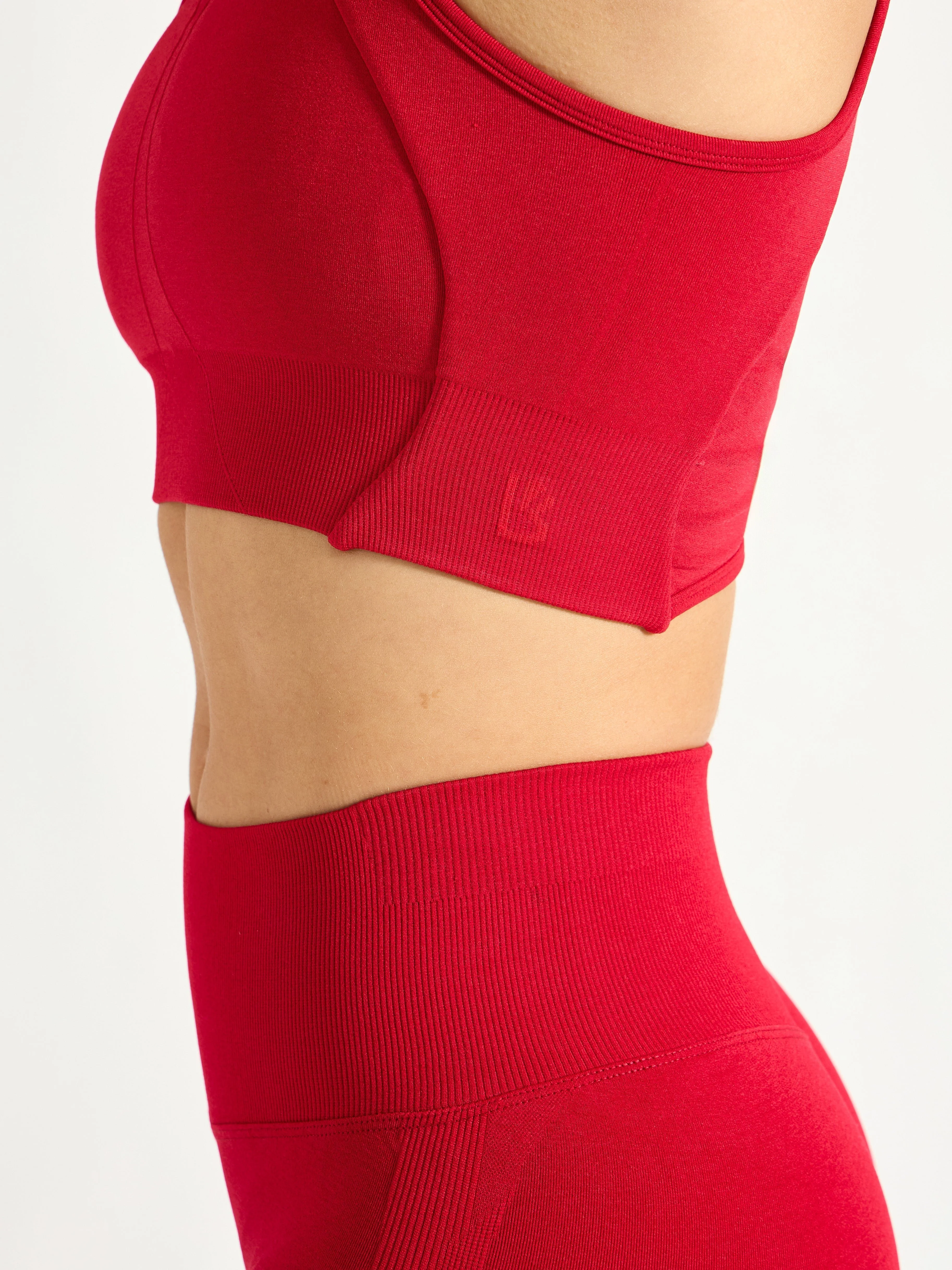 Form Seamless Sports Bra - Lipstick Red - Image 7