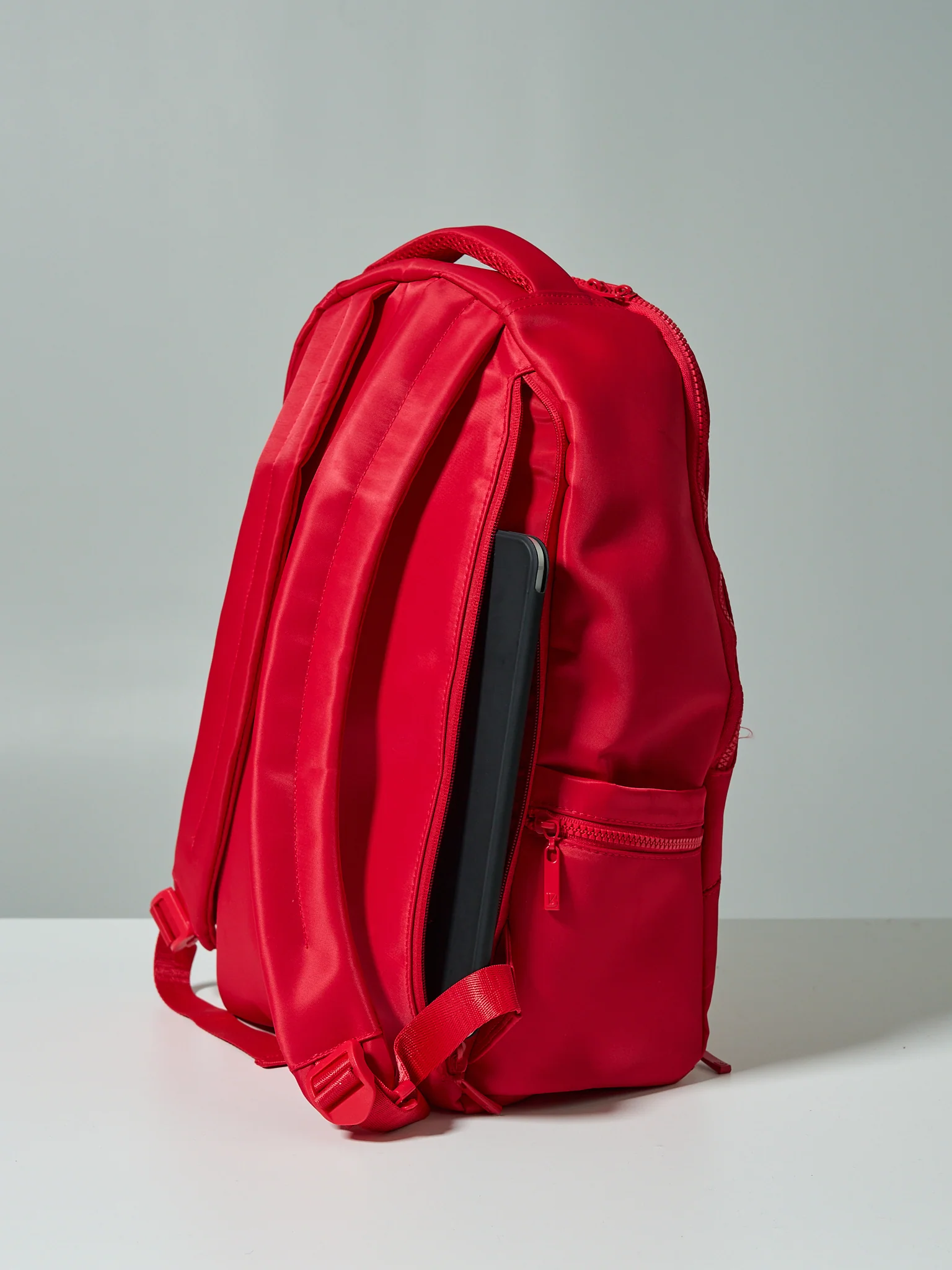 Game Changer Backpack - Lipstick Red - Image 3