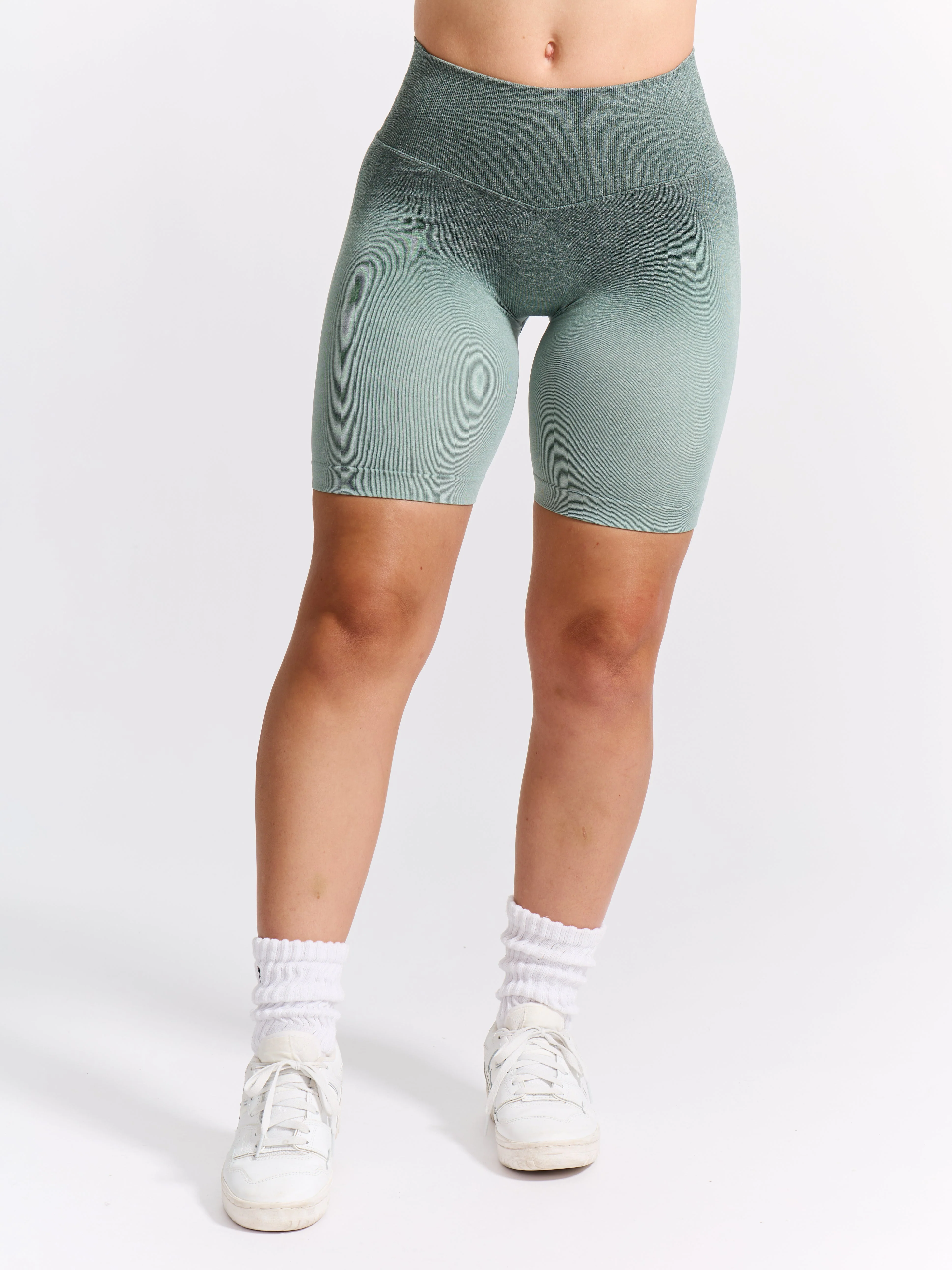 Miracle Seamless Short 6" - Sage Ombre - Image 5