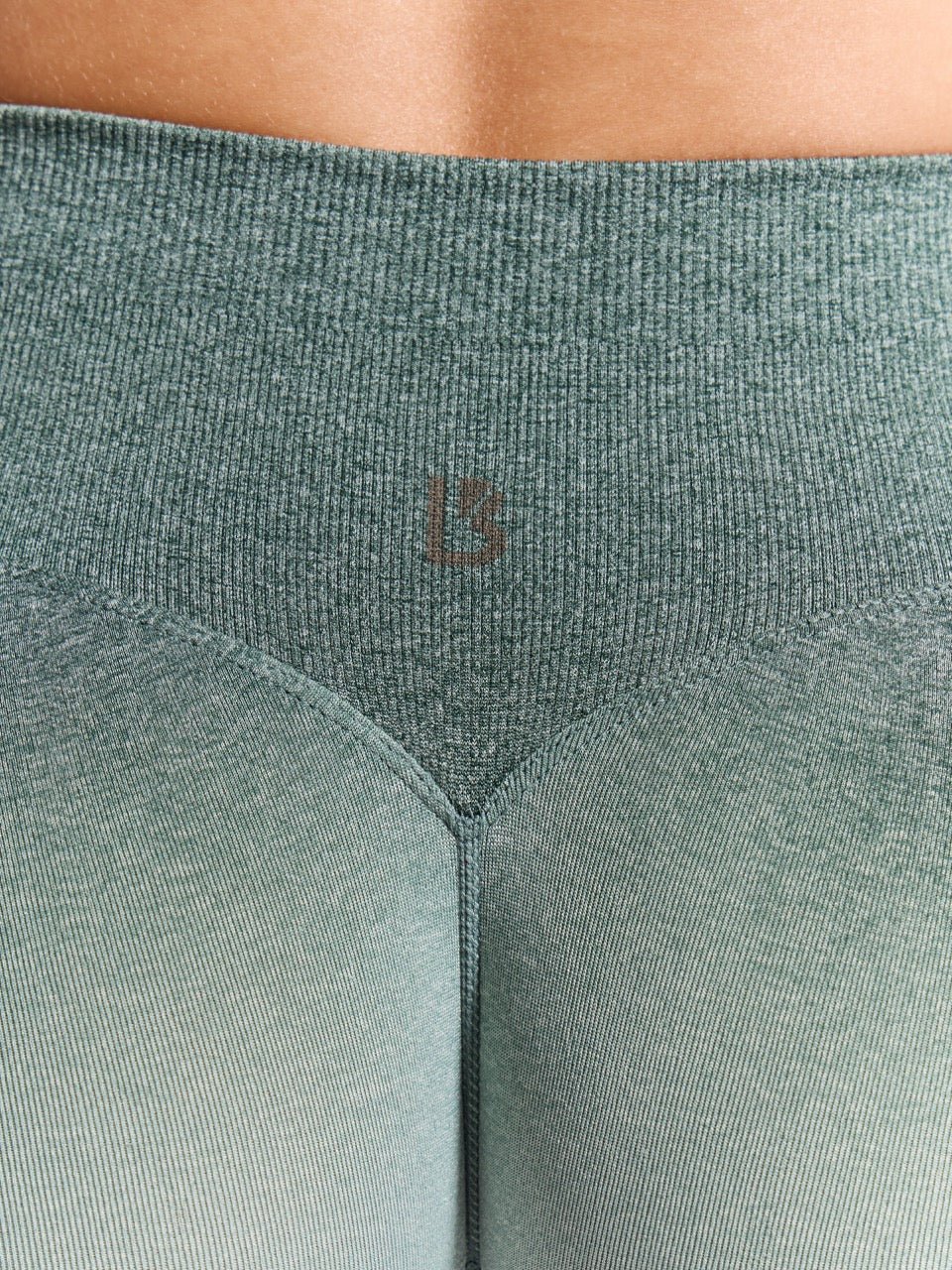 Miracle Seamless Short 6" - Sage Ombre - Image 6