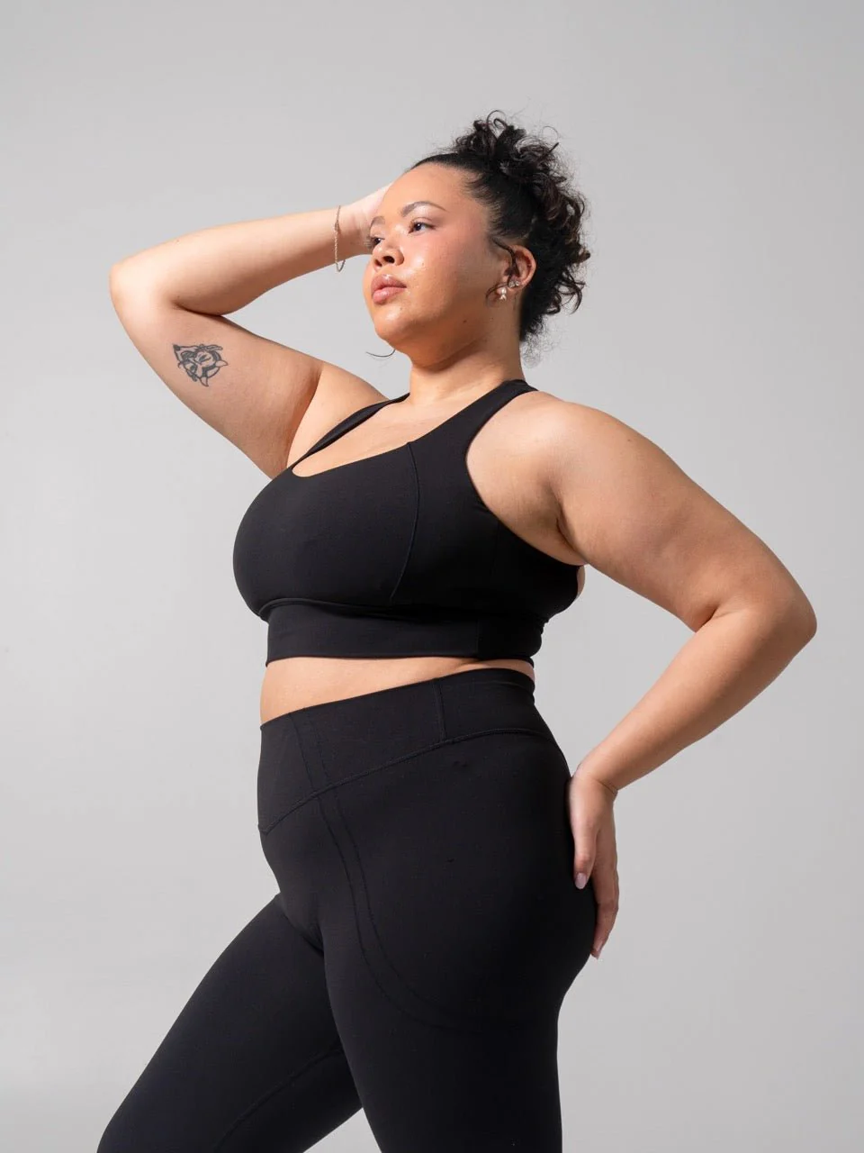 Nubre Twilight Sports Bra - Onyx Black - Image 4