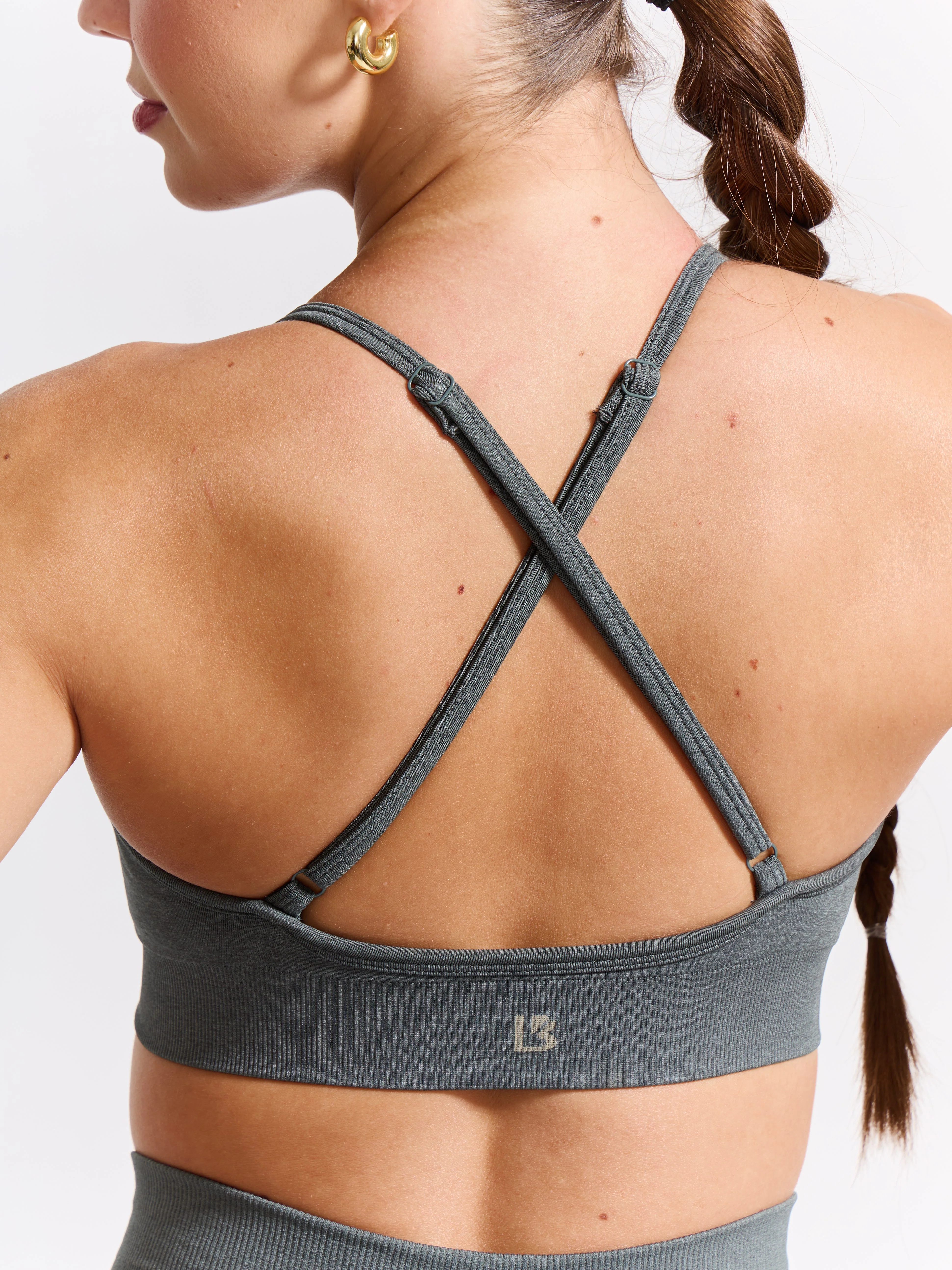Plunge Seamless Sports Bra - Frosted Sage - Image 4