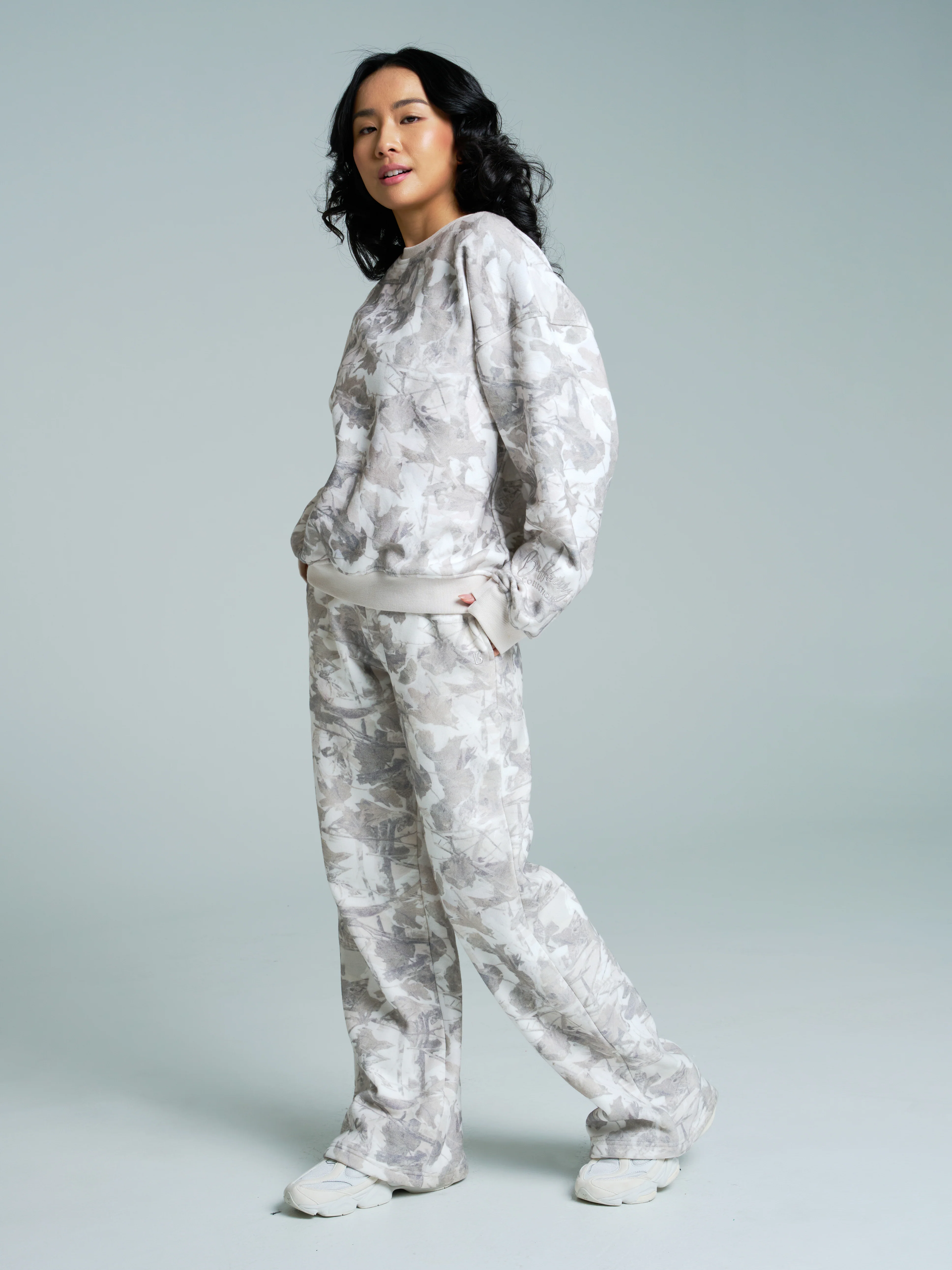 Plush Fleece Straight Leg Sweat Pant - Snow Camo - Image 2
