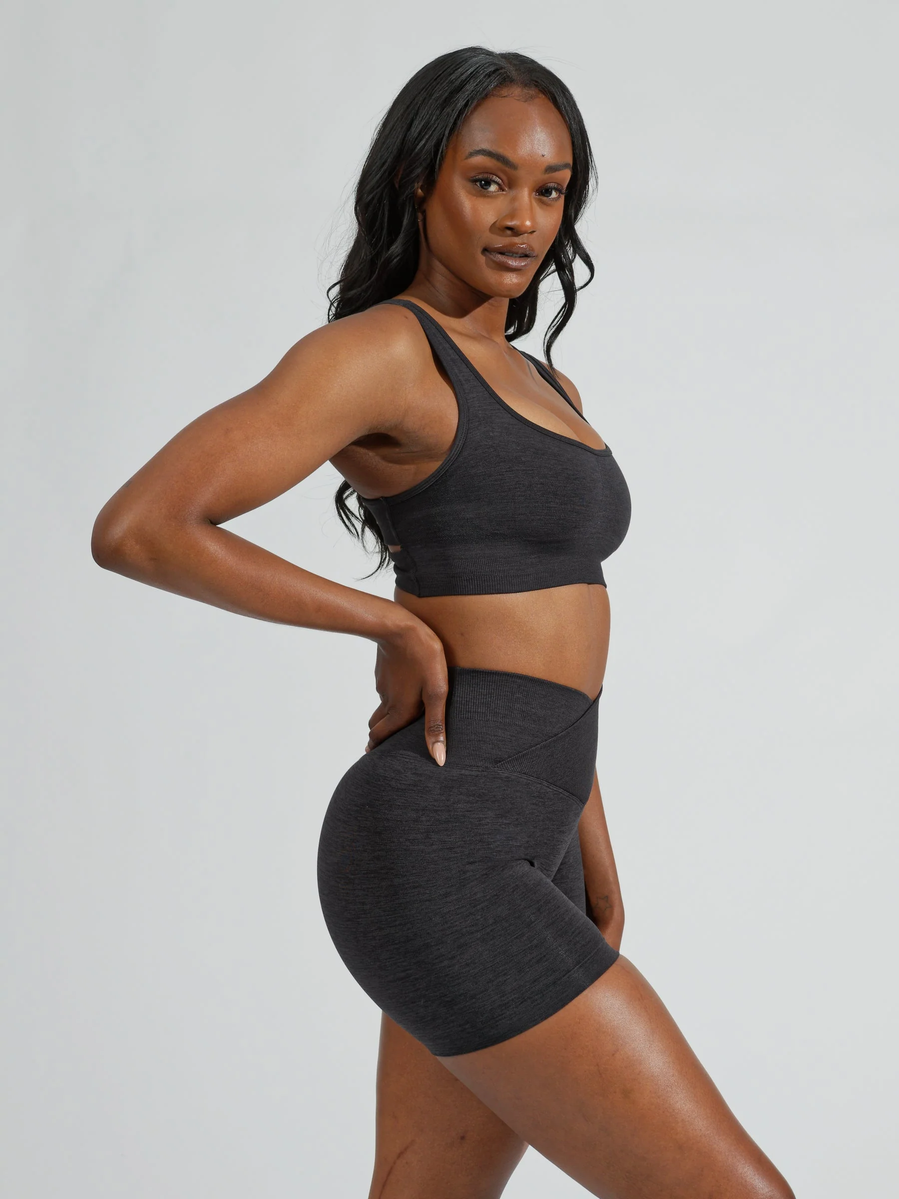 Synergy Seamless Sports Bra - Charcoal - Image 4