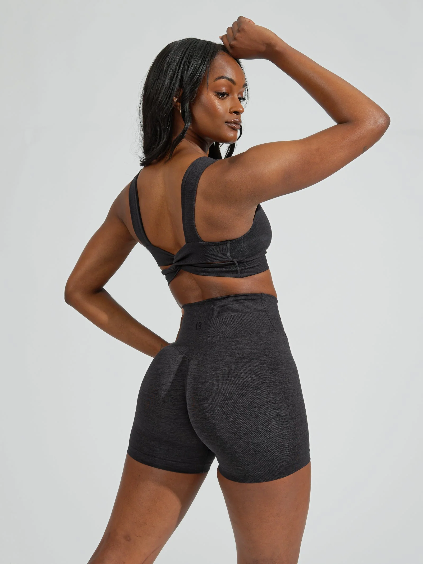 Synergy Seamless Sports Bra - Charcoal - Image 7