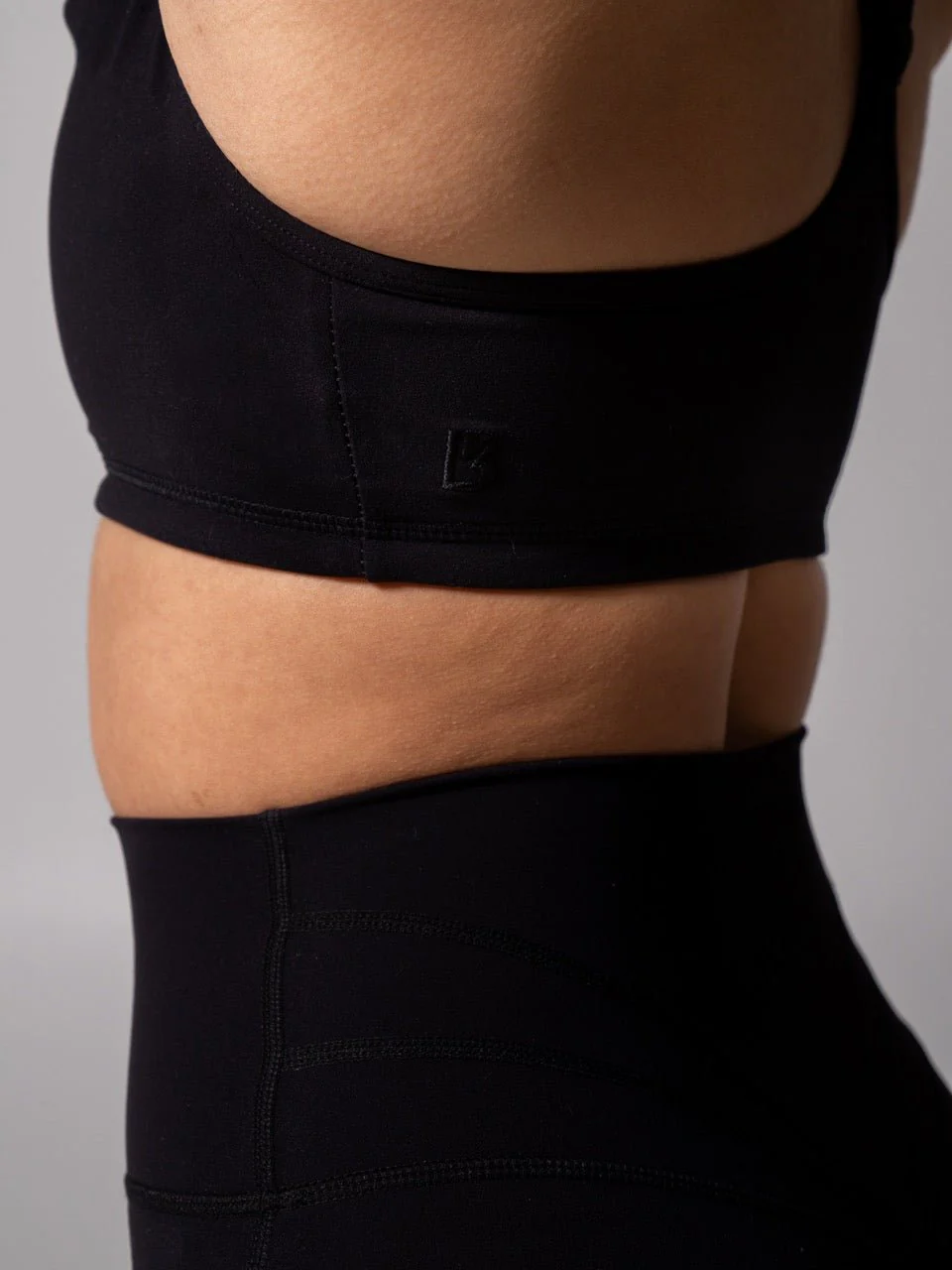Reversible Sports Bra - Onyx Black and White - Image 4