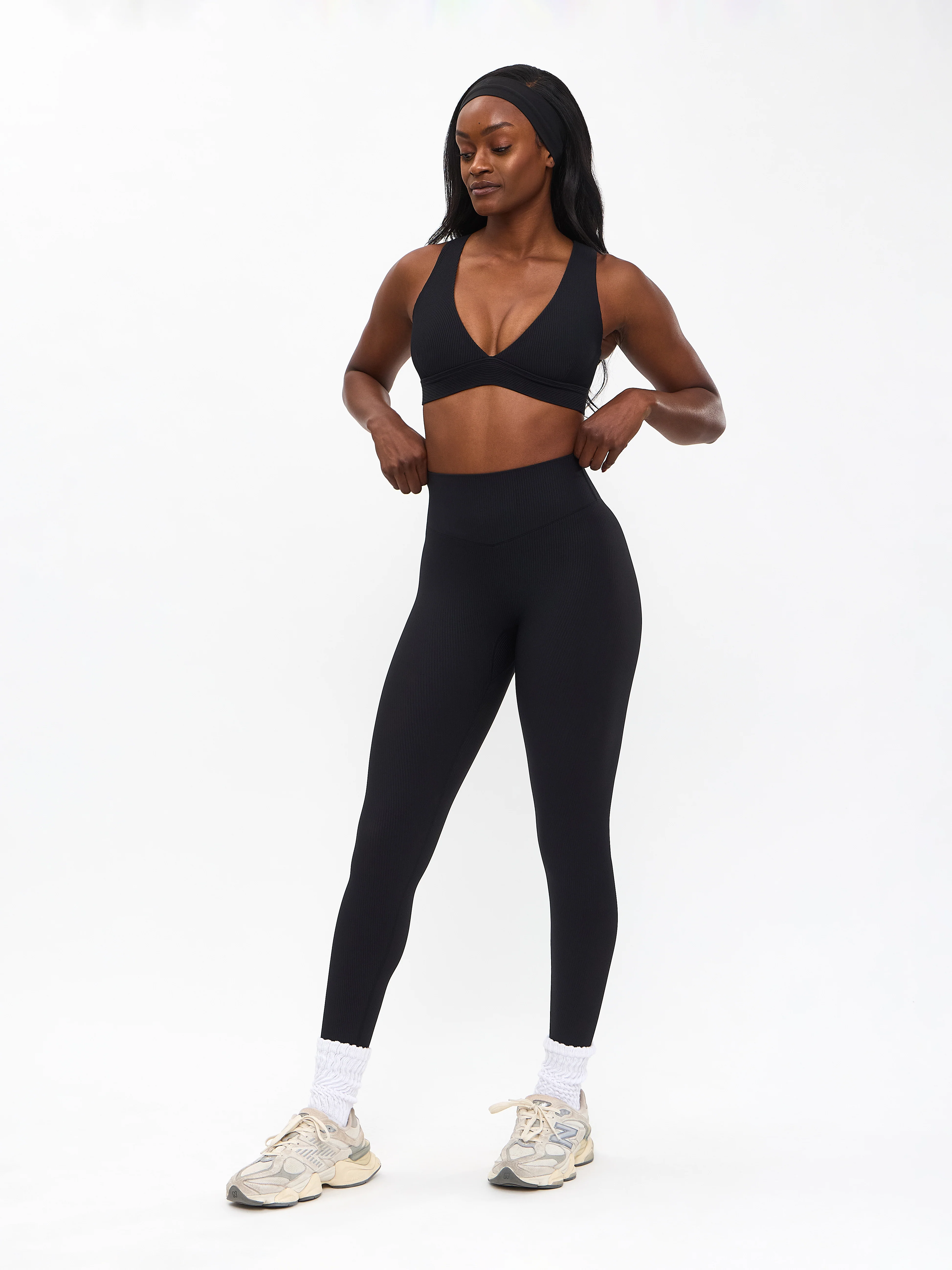 Ribbed Deep V Sports Bra - Onyx Black - Image 4