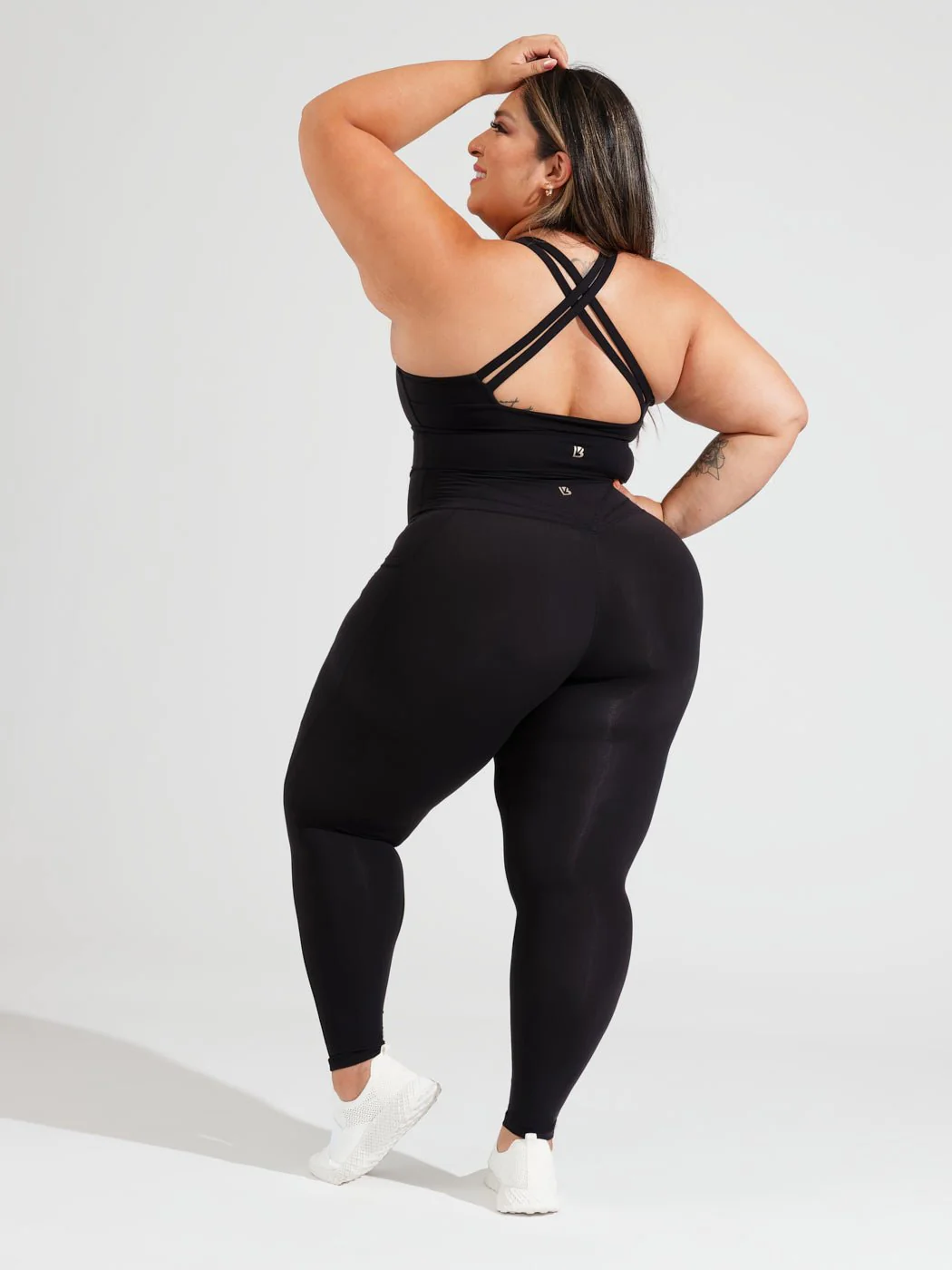 Rosa Sports Bra - Onyx Black - Image 8