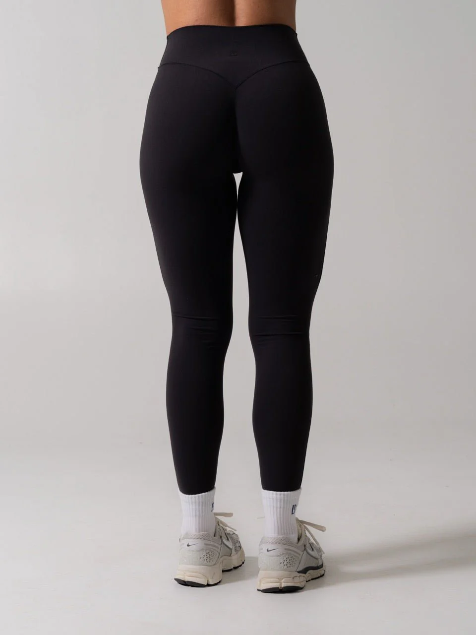 Siren Scrunch Legging - Onyx Black - Image 7