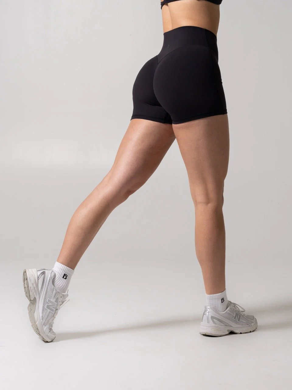 Siren Scrunch Short 5" - Onyx Black - Image 7