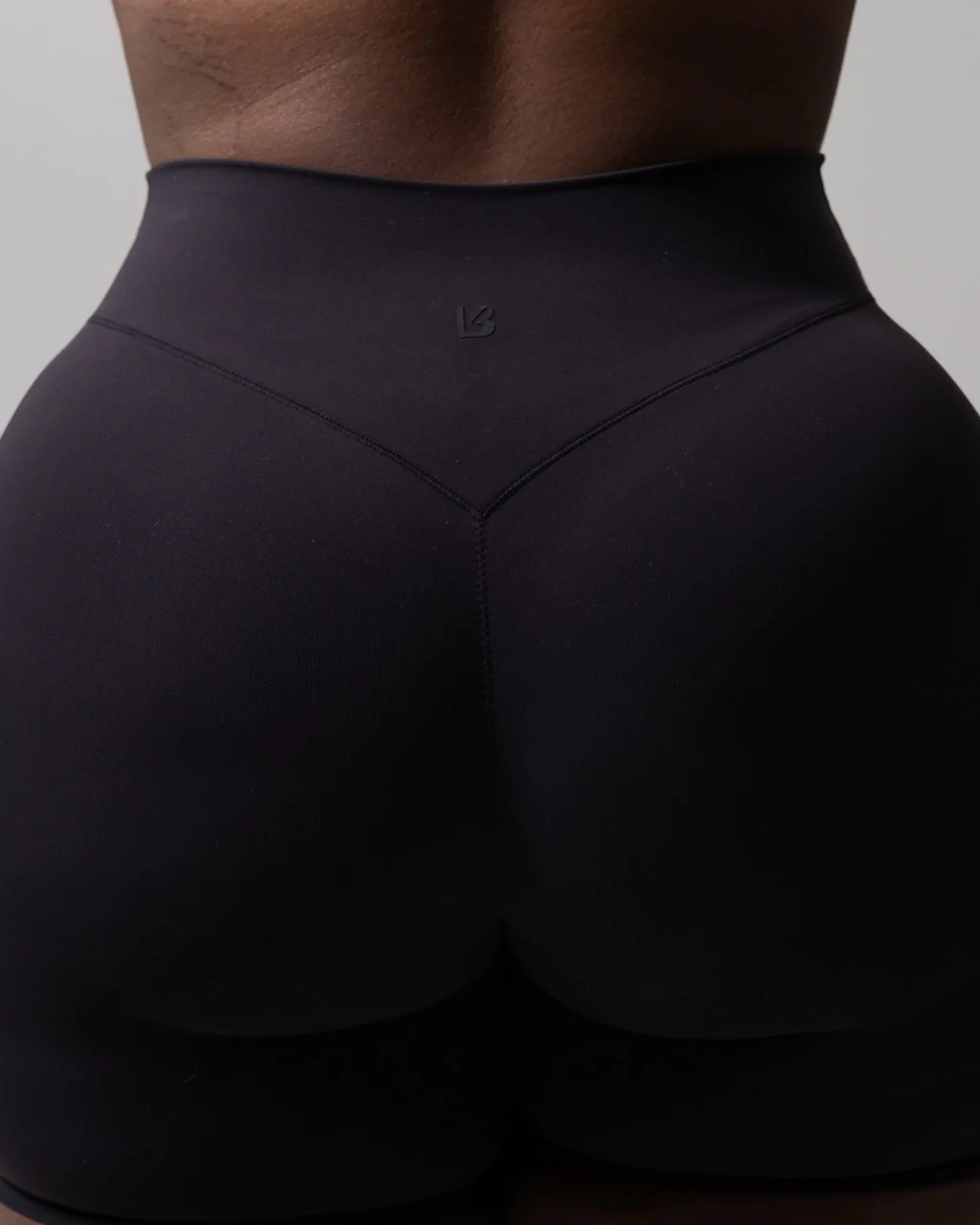 Siren Scrunch Short 7" - Onyx Black - Image 8