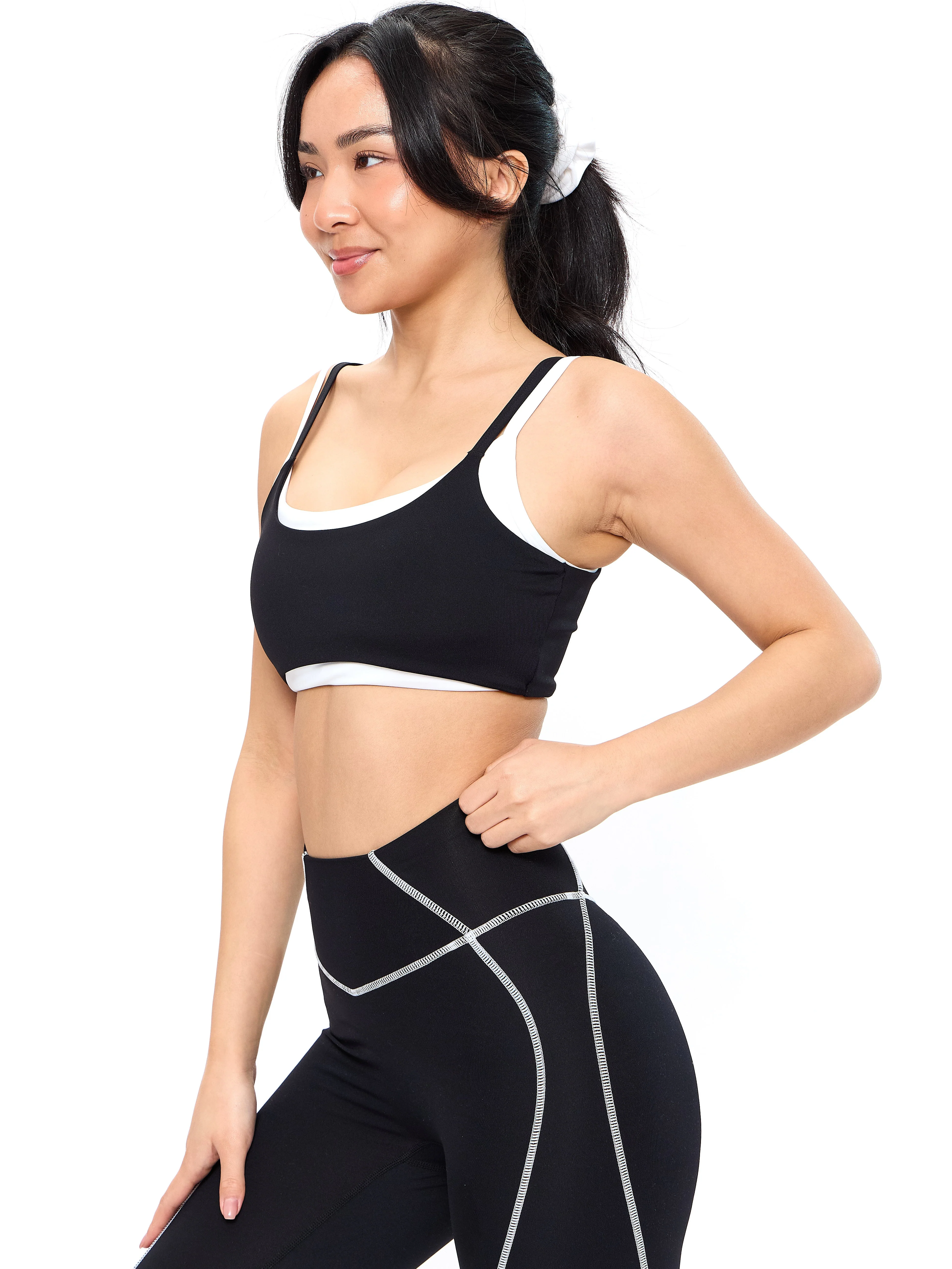 Story Sports Bra - Onyx Black - Image 4