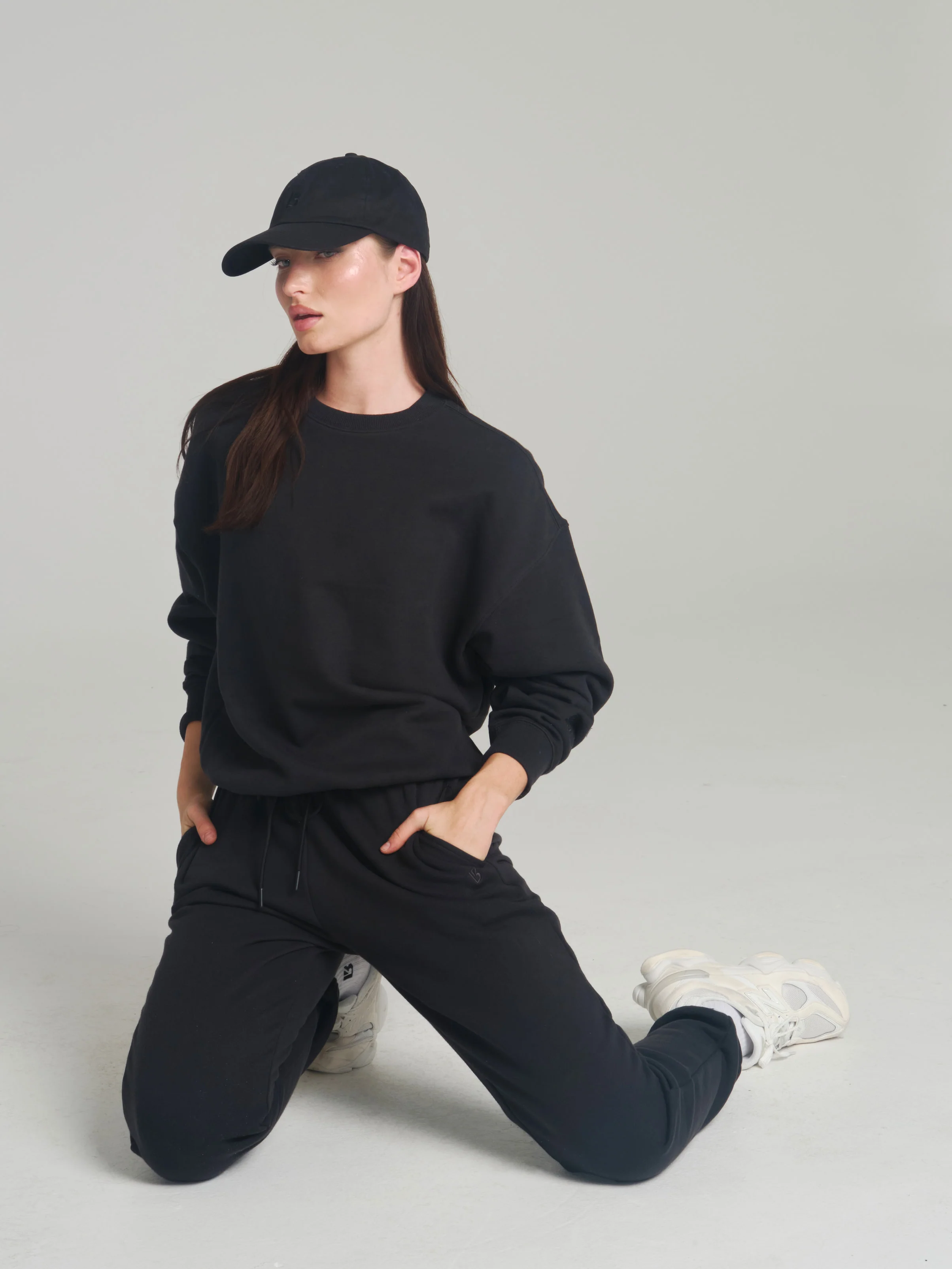 Threads Crew Pullover - Onyx Black - Image 5