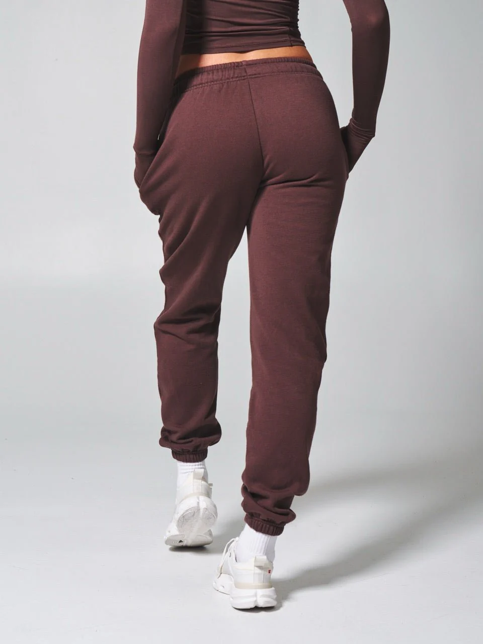 Threads Jogger Sweatpant - Espresso - Image 4