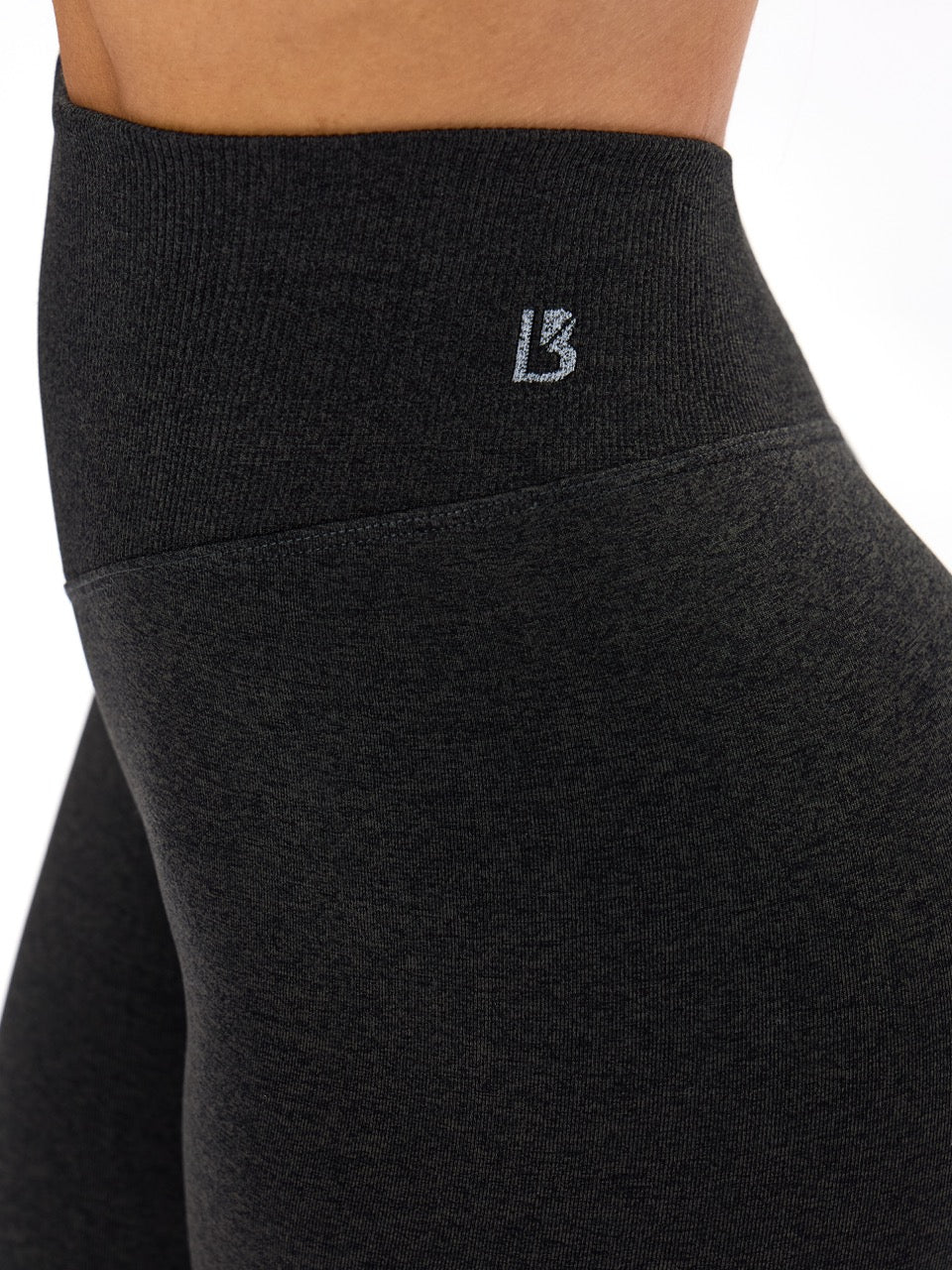 Vida Seamless Short - Charcoal - Image 6